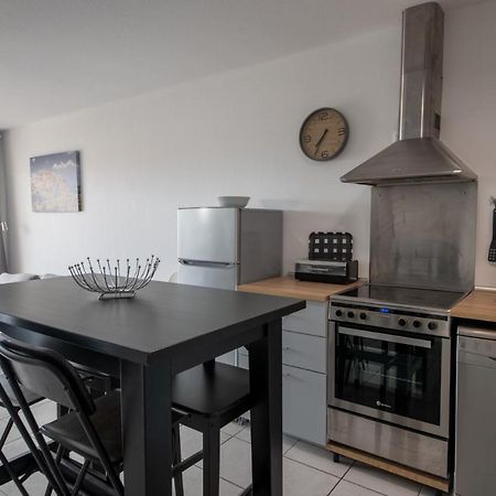 Appt De Charme Avec Grand Balcon Proche Avignon Wifi Gratuit Apartment Monteux Exterior foto