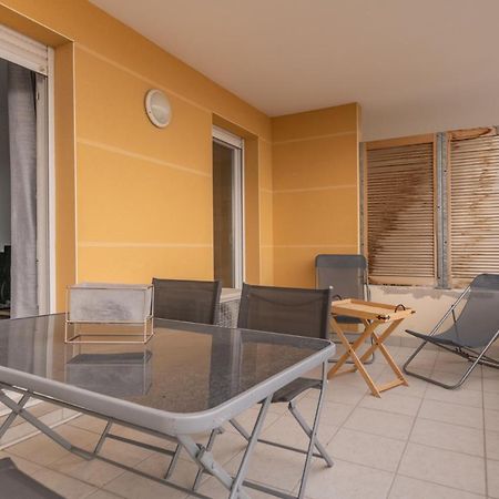 Appt De Charme Avec Grand Balcon Proche Avignon Wifi Gratuit Apartment Monteux Exterior foto